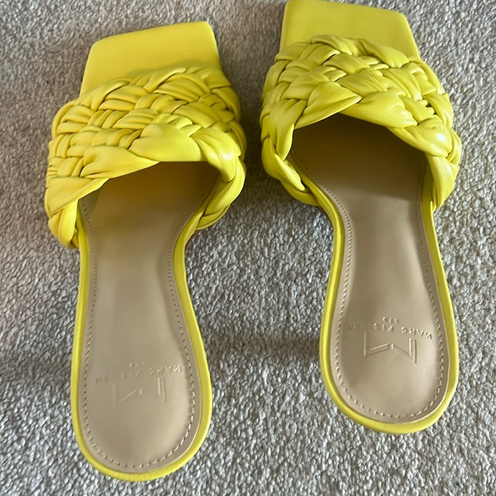 Marc Fisher fancy lemon color sandals